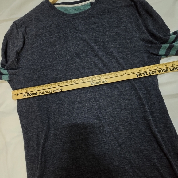 Banana Republic Mens Medium Dark Blue Long Sleeve Tee with Teal Stripes - Picture 4 of 6
